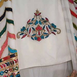Elegant Embroidered White Top &amp; Dupatta