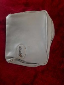 Gulf Air Toiletries Bag