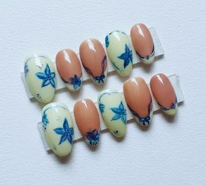 Press in nails ~Blue Clay