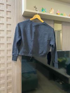 Graphic Print Crop Top