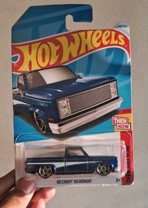 Hotwheels 83 Chevy Silverado