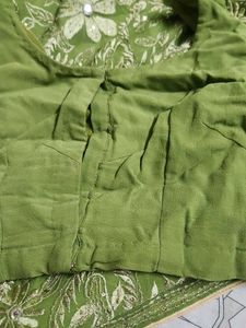 Green Embroidery Saree 🥻