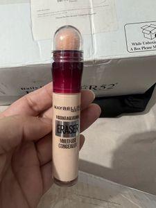 Maybelline Instant Age Rewind Concealer R(100)