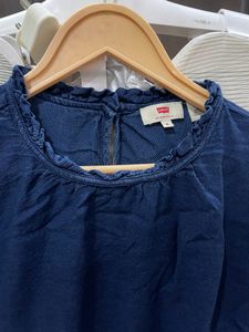 🎉Flash Sale🎉LEVI&#39;s TOP