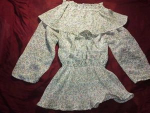 Floral off-shoulder ruffle blouse