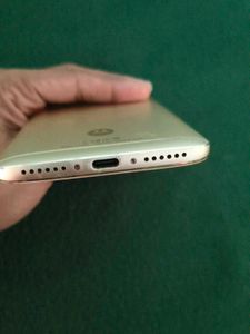 USED MOTO PHONE