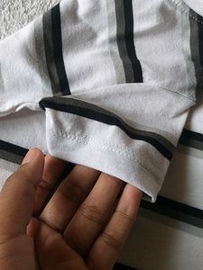 Unused NEW Stripes T SHIRT