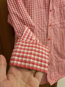 ❤️ Peter England Red Checkered Button-Down ❤️