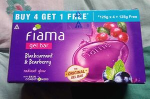 Fiama Gel Bar - Blackcurrant & Bearberry