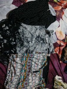 Mixed Patterned Tops Bundle - Size M