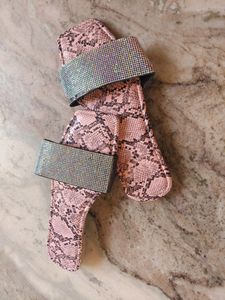 Fashionable Ladies Slippers