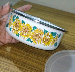 Ceramic Bowl With Lid(plastic)