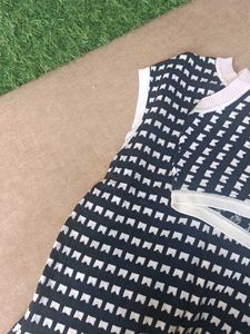 Black &amp; White Patterned Sleeveless Top
