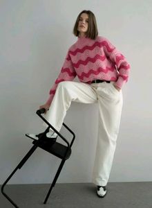 Wave Pattern Knit Sweater 🌷