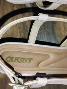 Outry Heel