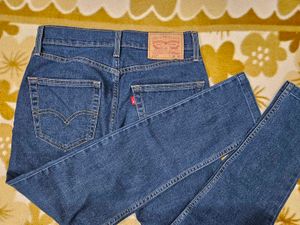 Levi&#39;s Dark Blue Jeans