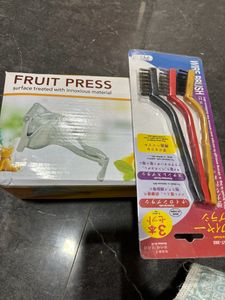 Fruits Juicer N Wire Brush