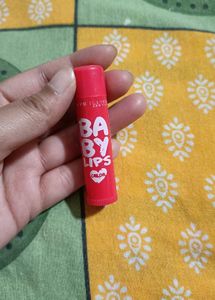 combo pack of lipstick, lip liner , lipgloss, liqu