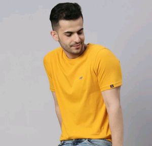 Calvin Klein Men&#39;s Round Neck Tshirt