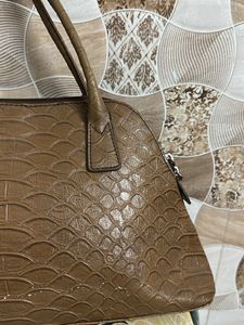 Elegant Handbag