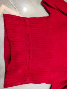 RED 🍒 CROPPED WOOL TOP