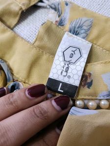 WOMEN TOP