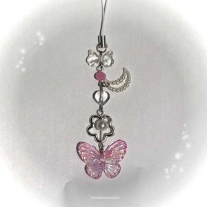 ₊˚⊹౨ handmade butterfly phone charms ৎ ₊˚⊹