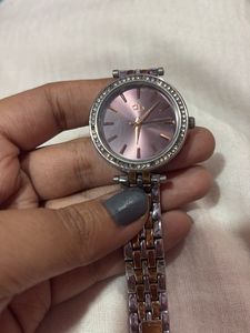 Elegant Women&#39;s Watch