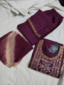 Completely New Kurta Dupatta Pant 3pc Set