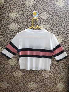 Stylish White Crop Top 🤍🐻‍❄️