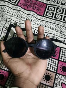 Round Black Sunglasses