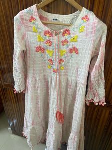 Embroidered Floral Kurta