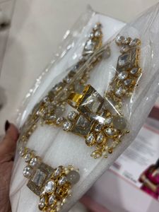 Rubans Golden And light Grey Jewellery Set