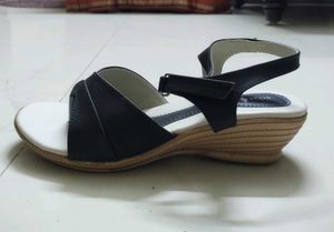 Urban Woods Black Strap Heel Sandals