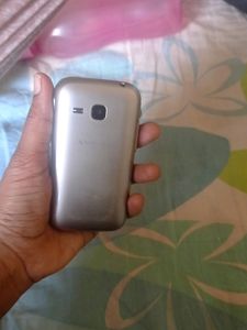 Samsung Chat On Phone With Charger