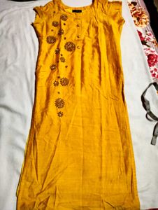 Yellow Embellished Kurta 💗