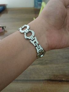 Elegant Women&#39;s Silver Watch