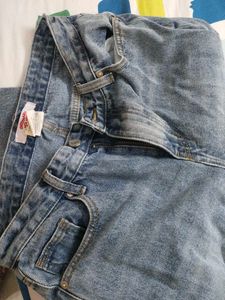 New Trendy Jeans... Never Wore...