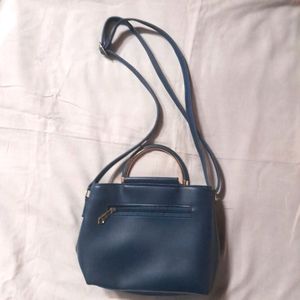 💙👜 New Women&#39;s Slingbag Olive Green Bluish Color