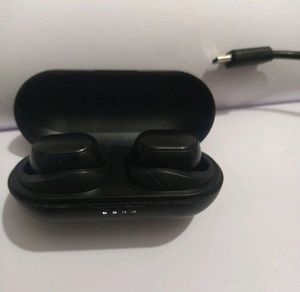 Bluetooth earbuds