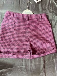 Dressberry Houndstooth Shorts
