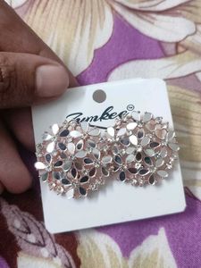 Zymkee Flower Earrings