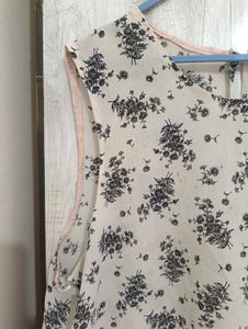 Floral Print Sleeveless Top