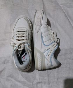 Red Tape White Mid-Top Sneakers