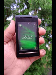 Sony Ericsson Xperia X8 - Vintage Android Phone