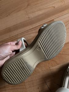 Zudio Elegant White Butterfly Sandals