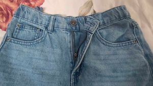 Girl&#39;s Denim Jeans