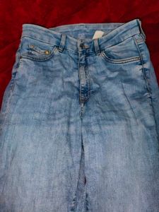 H&amp;M Stretchable Jeans