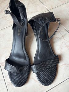 MFT Couture - size 38 Heels