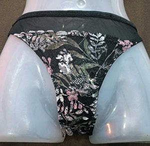 Floral Lace 🖤Thong